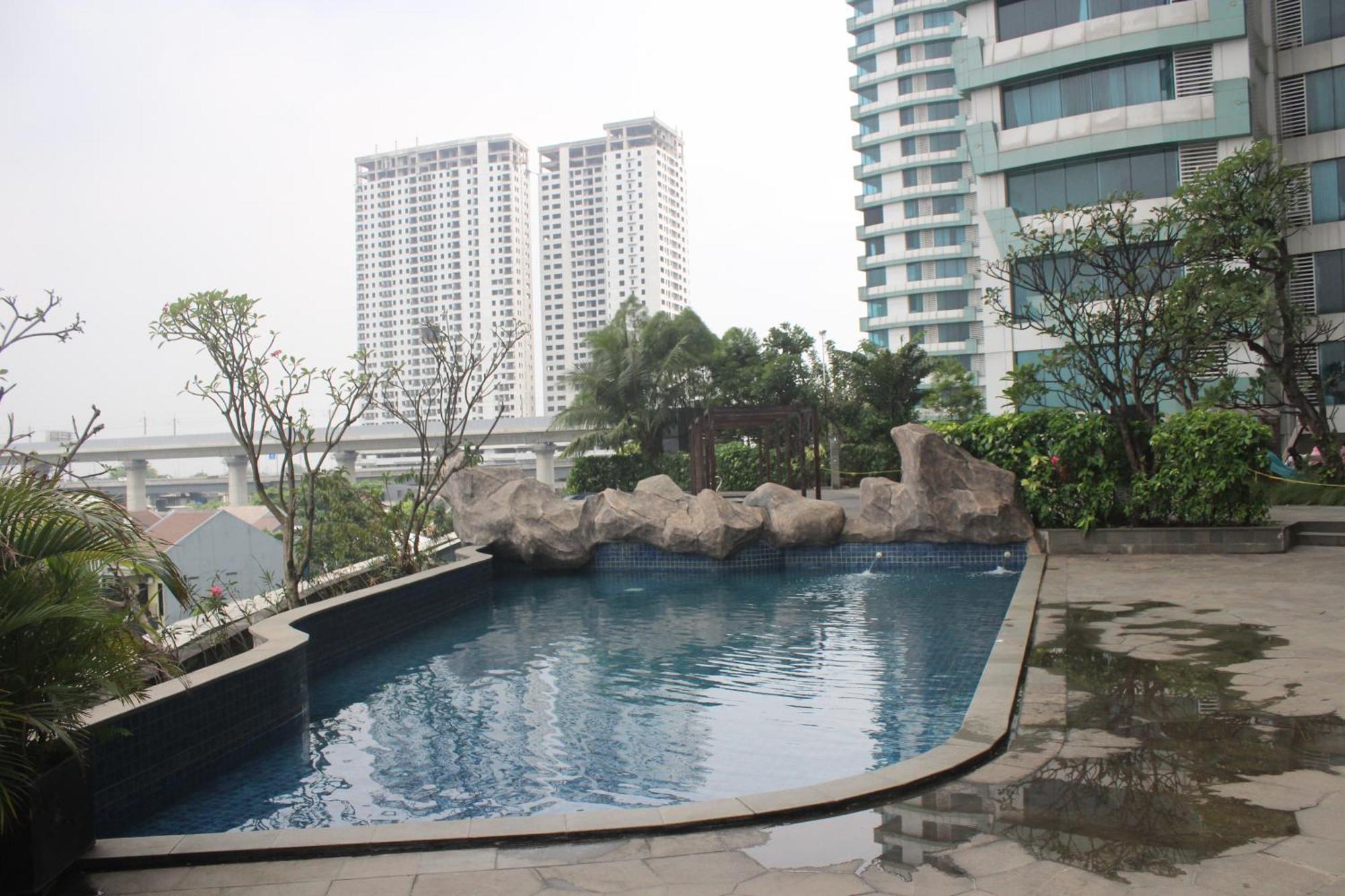Cozy Grand Kamala Lagoon By Pelita Property Bekasi Extérieur photo