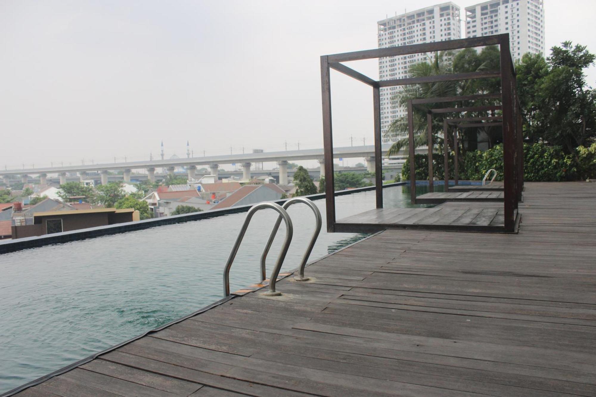 Cozy Grand Kamala Lagoon By Pelita Property Bekasi Extérieur photo